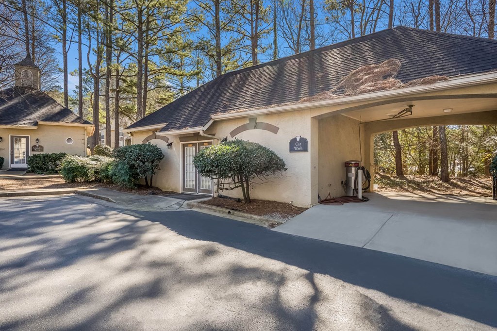 Car Wash at Wynfield Trace, Peachtree Corners, Georgia