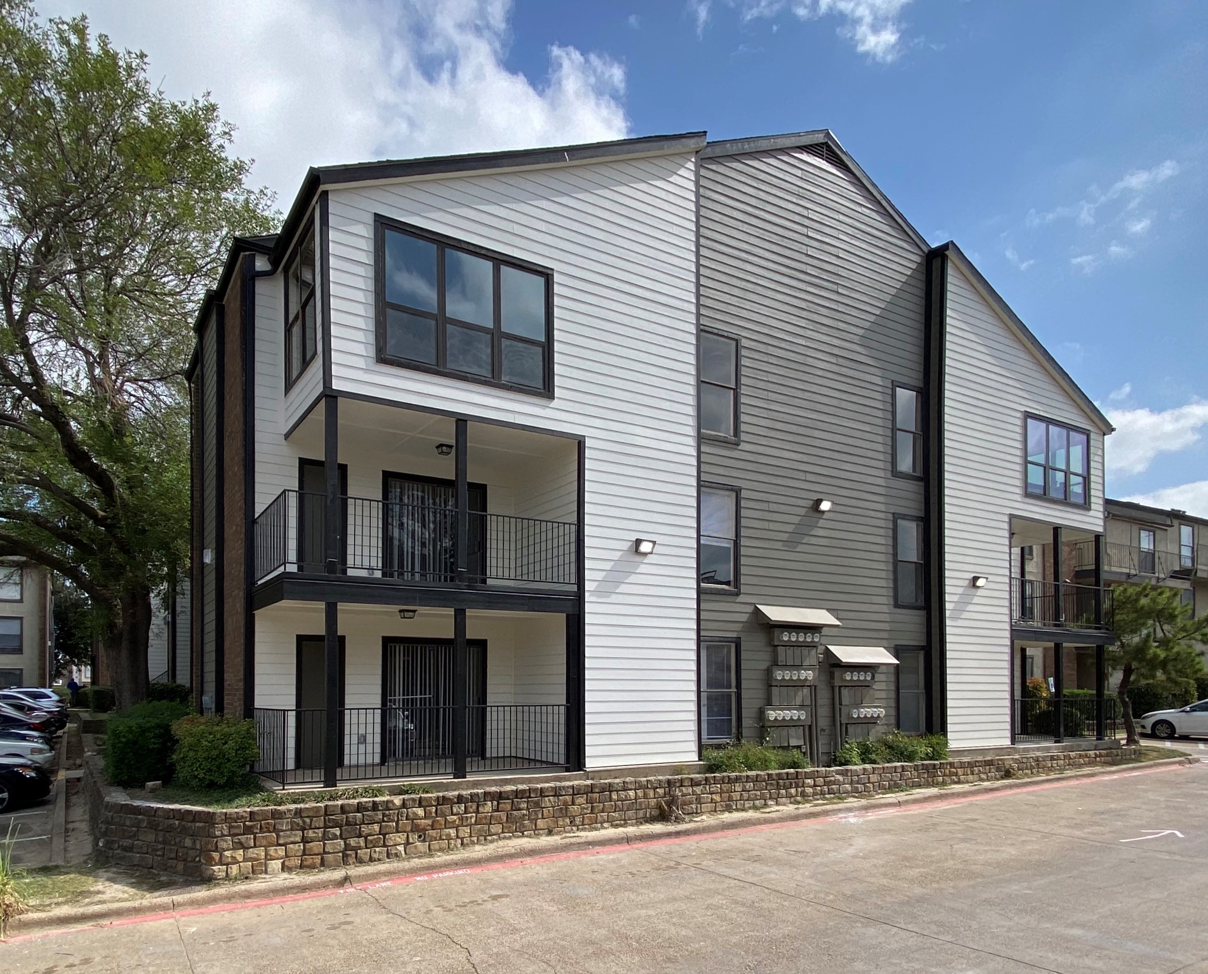 The Glen At Highpoint Apartments, 9050 Markville Drive, Dallas, TX