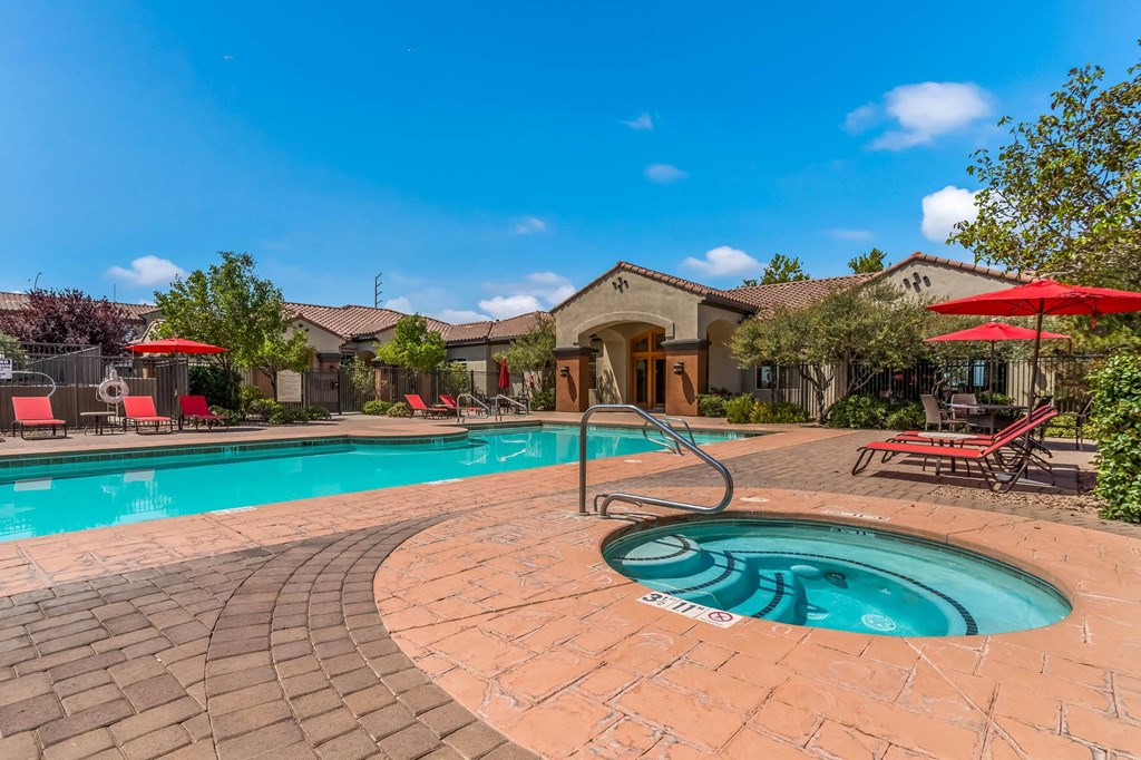 Outdoor Spa and Pool Deck at Broadstone Towne Center, Albuquerque, New Mexico