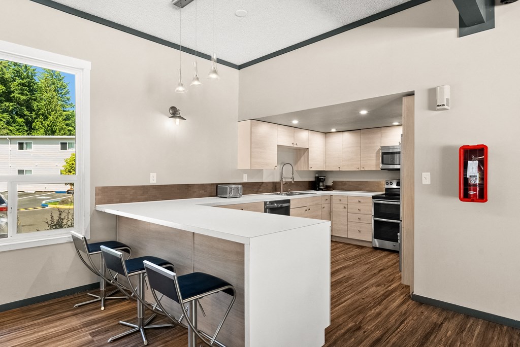 the preserve at ballantyne commons apartment kitchen and dining area