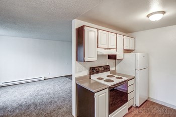 2326 70th Ave West 1-2 Beds Apartment for Rent - Photo Gallery 3