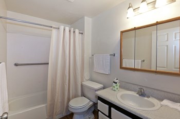 2326 70th Ave West 1-2 Beds Apartment for Rent - Photo Gallery 5