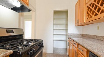 410 Pierce Street Studio-1 Bed Apartment for Rent - Photo Gallery 6