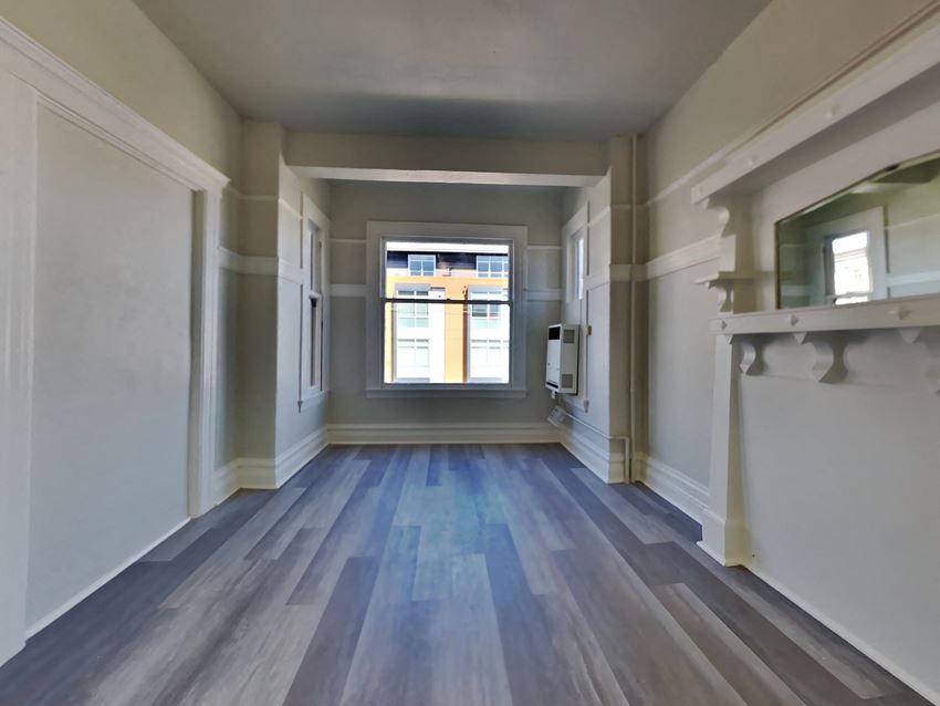 901 Valencia St. Studio-2 Beds Apartment for Rent - Photo Gallery 1