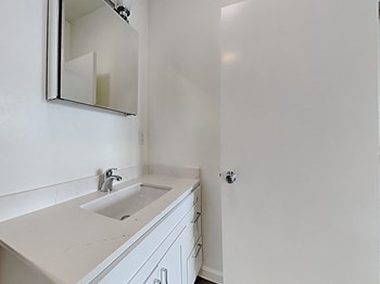 1751 Market Street Studio-2 Beds Apartment for Rent - Photo Gallery 6