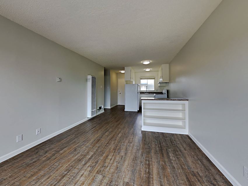 671 Vernon St Studio-2 Beds Apartment for Rent - Photo Gallery 1