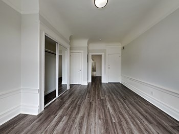 677 Ellis Street Studio Apartment for Rent - Photo Gallery 4