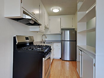 671 Vernon St Studio-2 Beds Apartment for Rent - Photo Gallery 8