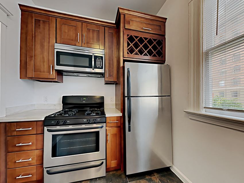 1565 Washington St Studio-2 Beds Apartment for Rent - Photo Gallery 1
