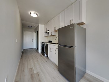 425 E 18th Studio-1 Bed Apartment for Rent - Photo Gallery 3