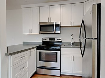 1521 Taylor St Studio-5 Beds Apartment for Rent - Photo Gallery 3