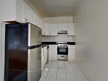 305 Hyde St. Studio-1 Bed Apartment for Rent - Photo Gallery 7