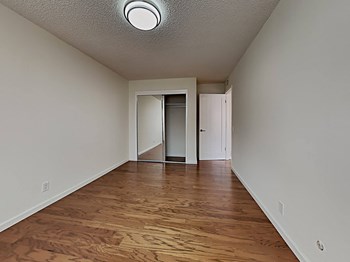 1521 Taylor St Studio-5 Beds Apartment for Rent - Photo Gallery 4