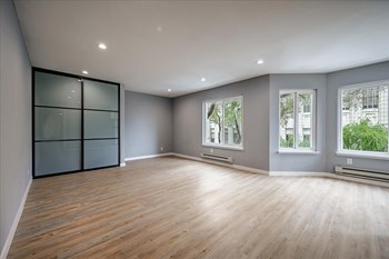 2396 Pine St Studio-2 Beds Apartment for Rent - Photo Gallery 5