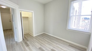 901 Valencia St. Studio-2 Beds Apartment for Rent - Photo Gallery 6