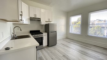 901 Valencia St. Studio-2 Beds Apartment for Rent - Photo Gallery 2