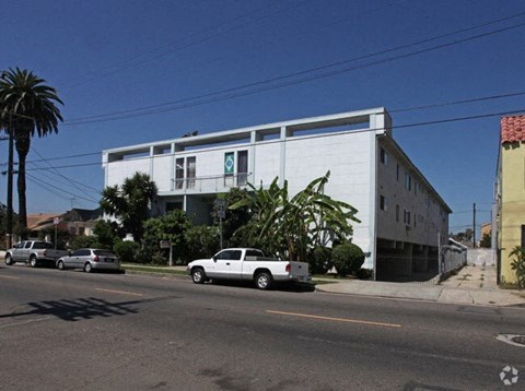 Apartment Building in Los Angeles