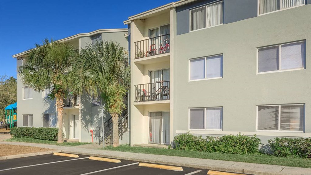 Building Exterior at Oak Chase I, Tampa