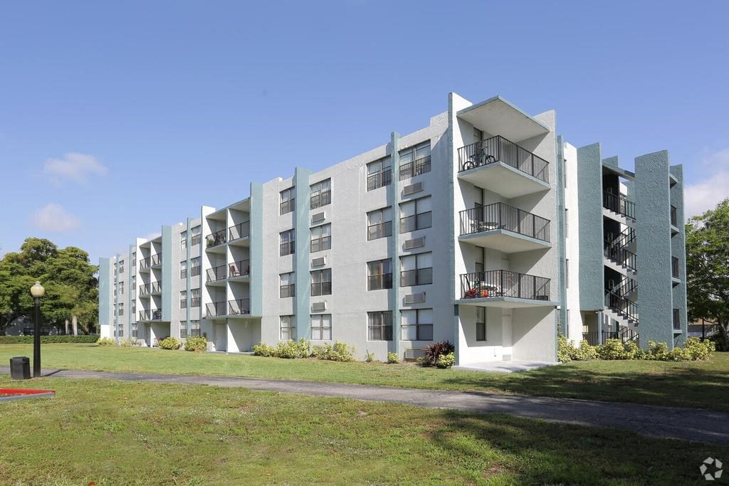 exterior  at Club at Emerald Waters, Florida