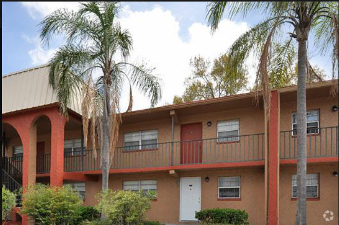 Building Exterior  at Oak Chase II, Tampa, 33612