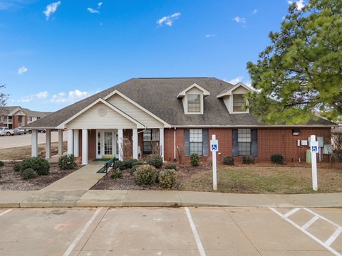 Exterior View at Chapel Ridge of Stillwater, Stillwater, 74075