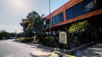 Leasing Office - Photo Gallery 3
