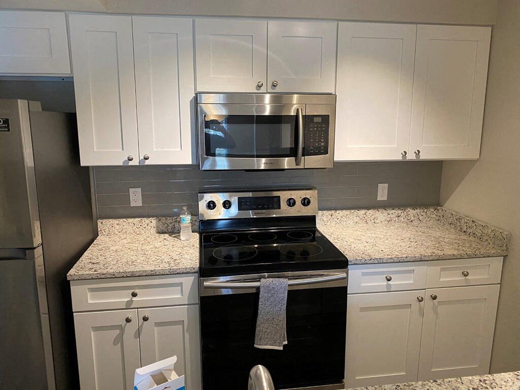 Stainless Steel Appliances at Auburn Glen Apartments, Jacksonville, FL, 32256