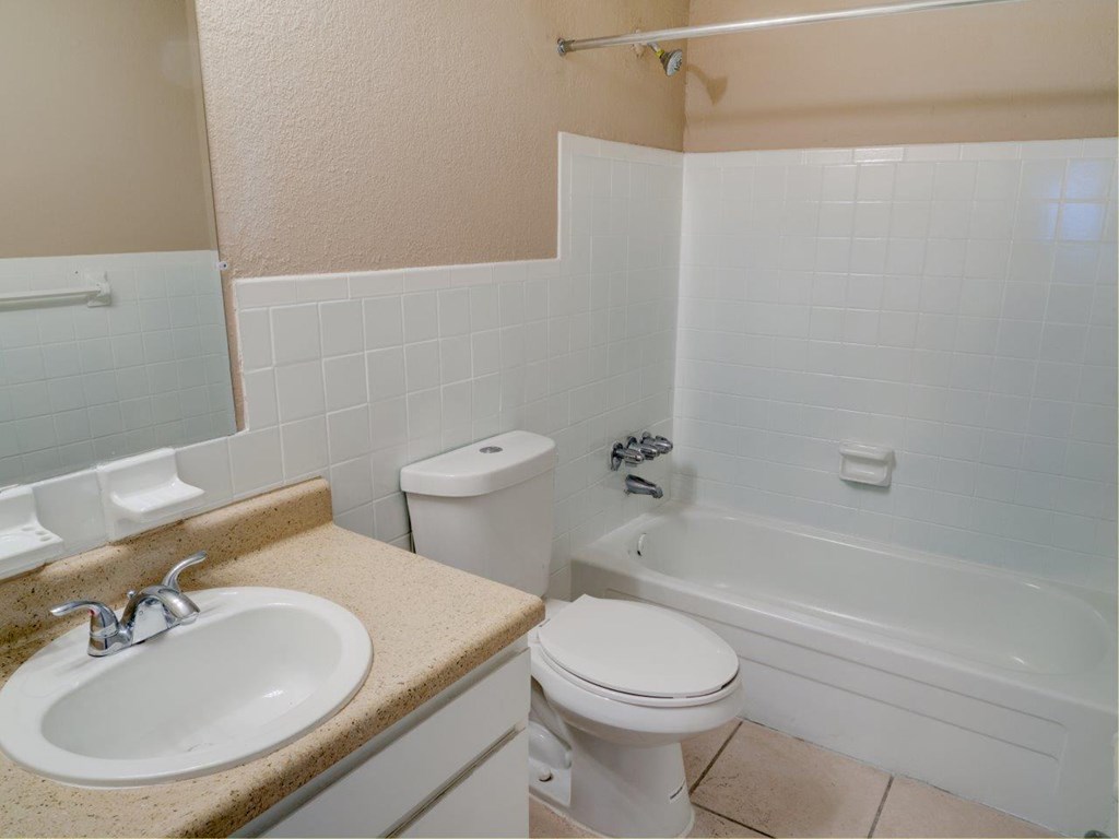 Bathroom With Bathtub at Hibiscus Place Apartments, Florida