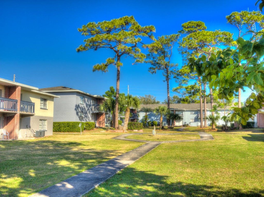Walking Path at Hibiscus Place Apartments, Orlando, Florida