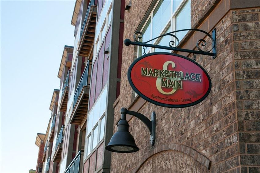Exterior building sign - Photo Gallery
