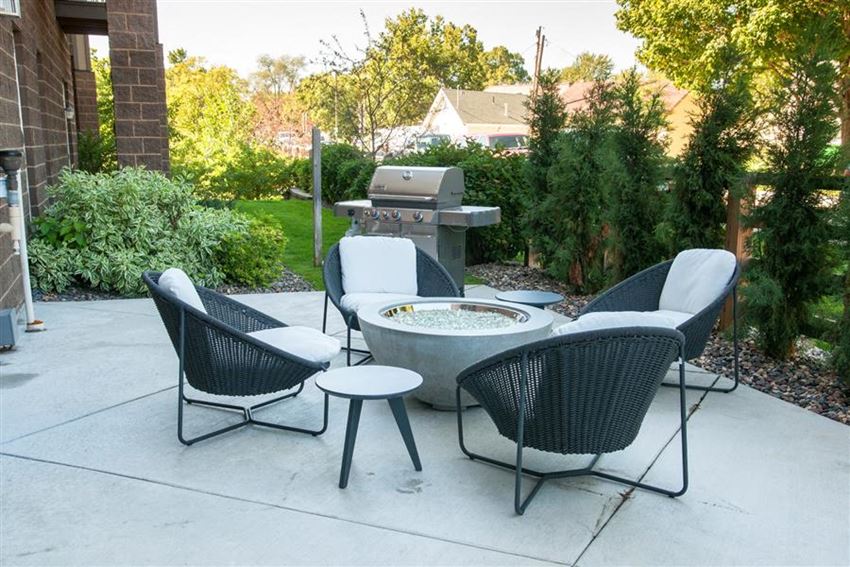 Outdoor grill and fire pit area - Photo Gallery