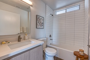 Bathroom Bathroom - Photo Gallery 4