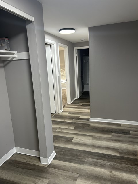 2-bedroom entryway