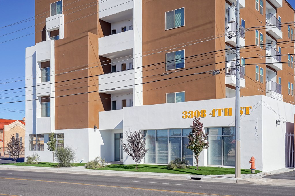Exterior drone image of Cresta North Valley Apartments in Albuquerque, NM