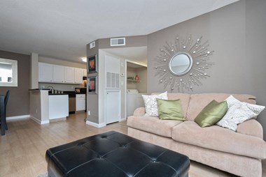 5750 Lakeside Dr 1-3 Beds Apartment for Rent - Photo Gallery 1