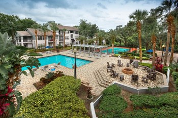 Exterior Pool - Photo Gallery 4
