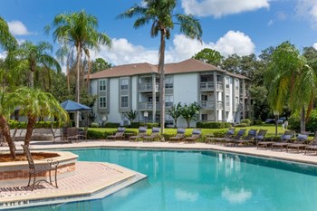 Exterior Pool - Photo Gallery 3