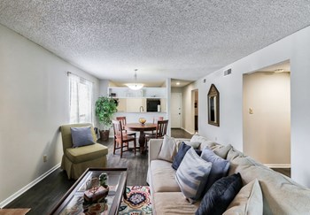 Interior Living Room - Photo Gallery 4
