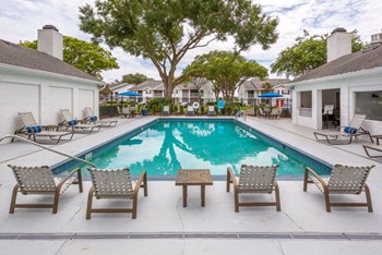 Exterior Pool - Photo Gallery 5