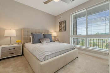 Cozy Bedroom - Photo Gallery 3