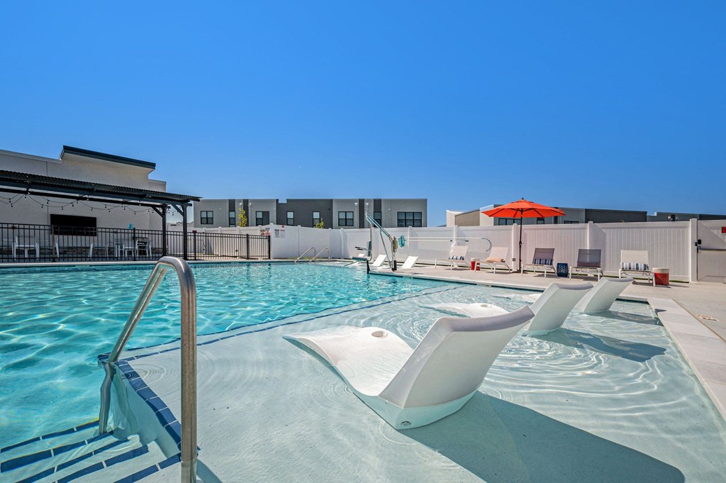 the swimming pool  at Signature at West Pryor, Lee's Summit, 64081