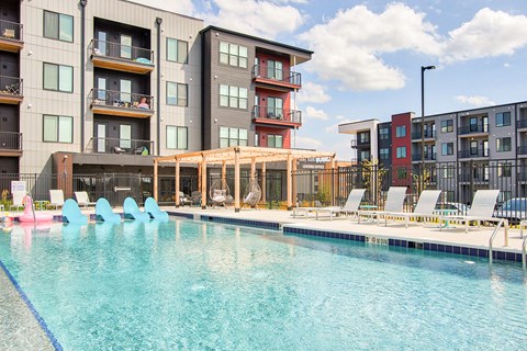 Pool at Bold on the Blvd, St. Peters