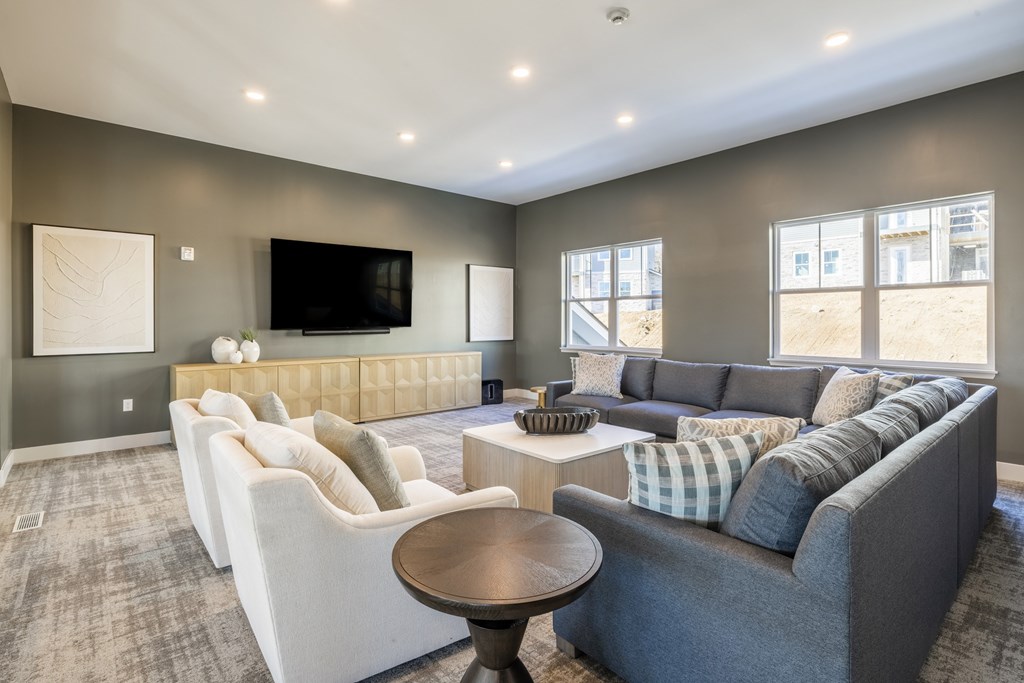 Clubroom With TV at Preserve at Sycamore Creek, Missouri 65065