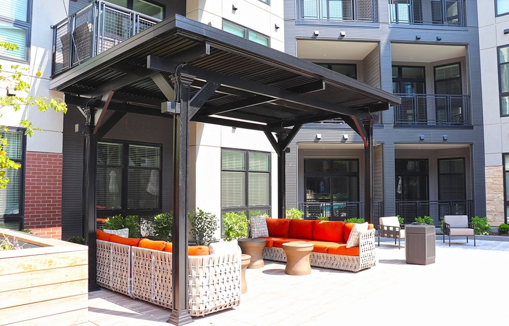 Outdoor Patio at Wildhorse Apartments, Chesterfield, Missouri