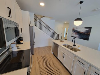 903 NW Black Twig Circ 3 Beds Apartment for Rent - Photo Gallery 2