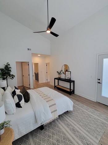 903 NW Black Twig Circ 3 Beds Apartment for Rent - Photo Gallery 13