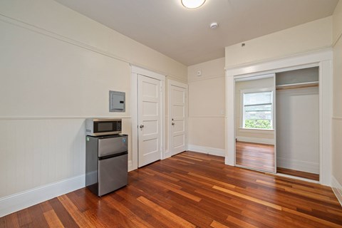 1008 Larkin Street Studio-2 Beds Apartment for Rent