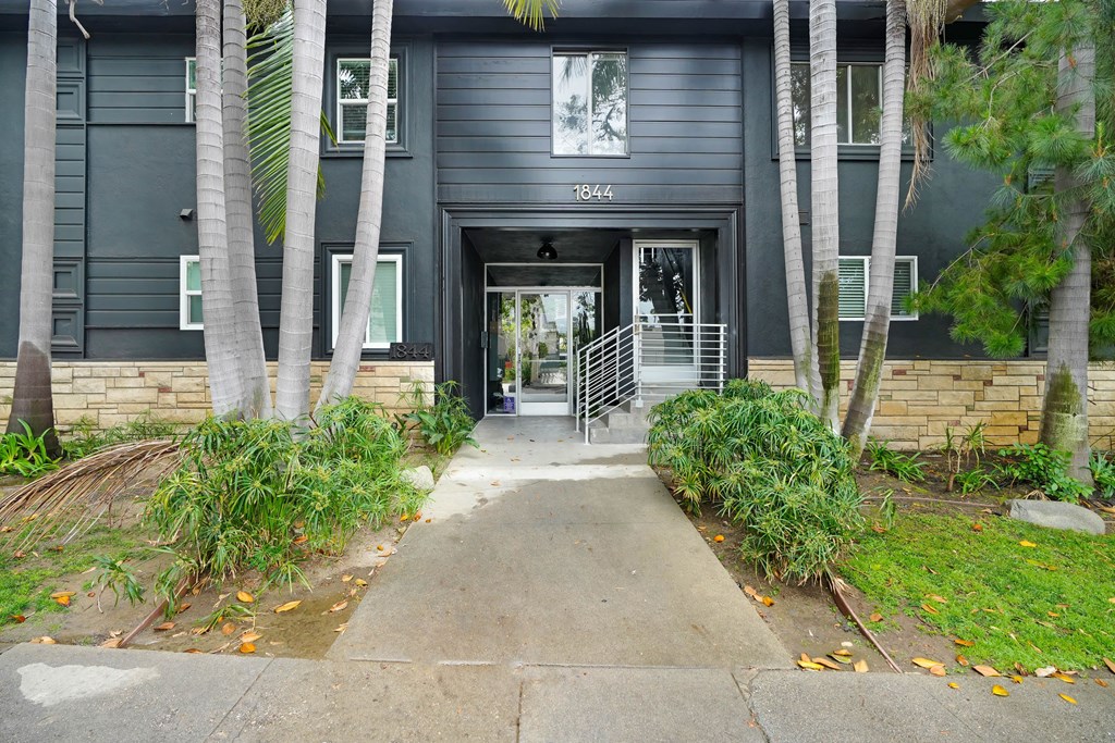 The front of a building with the number 1844 on it.