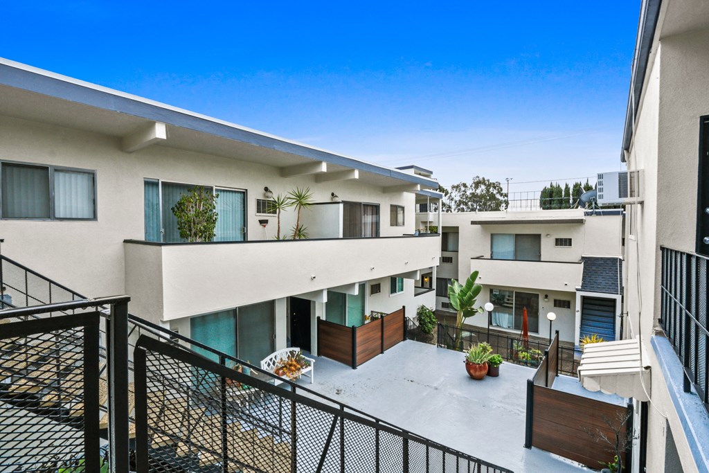 the building in which the apartment is