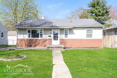 1856 N Hawthorne Ln 3 Beds Apartment for Rent